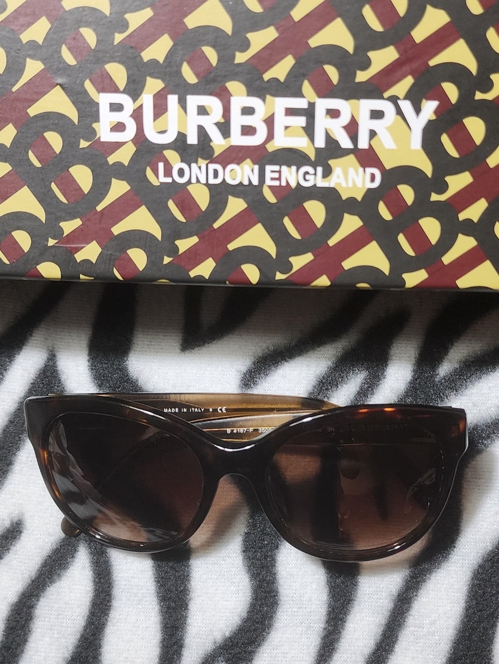 Authentic Burberry Sunglassess NWOT
